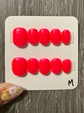 Neon Pink Press-On Nails - Medium